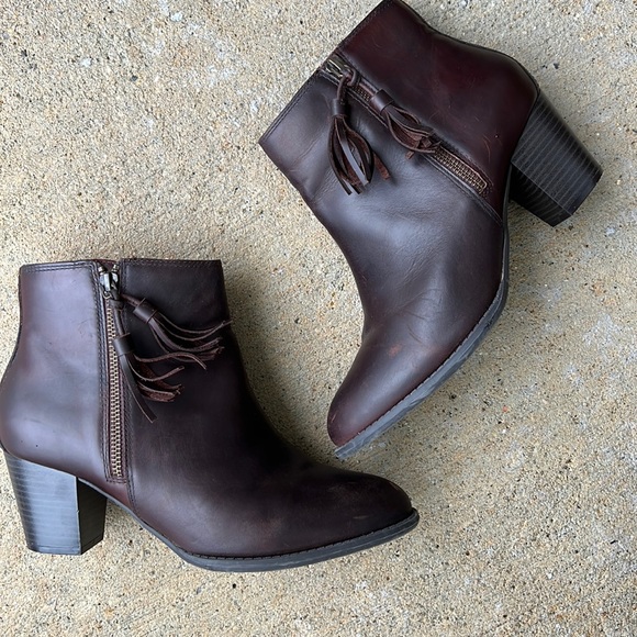 vionic patent leather boots